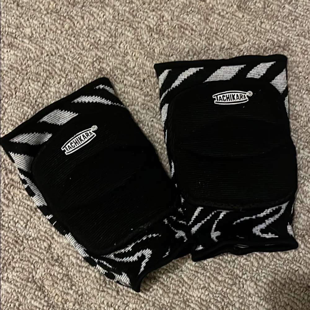Zebra Print Volleyball Knee Pads Black & White Tachikara Women’s Small-Medium